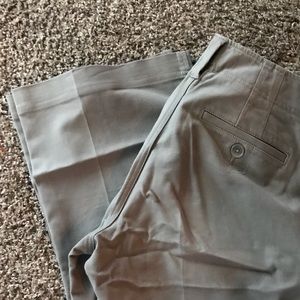 Eddie Bauer Blakely fit trousers